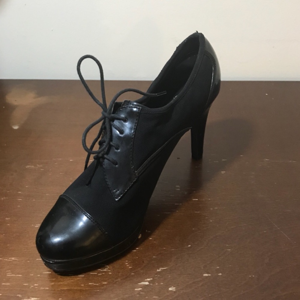 Women’s black oxford imao high heels size 9.5